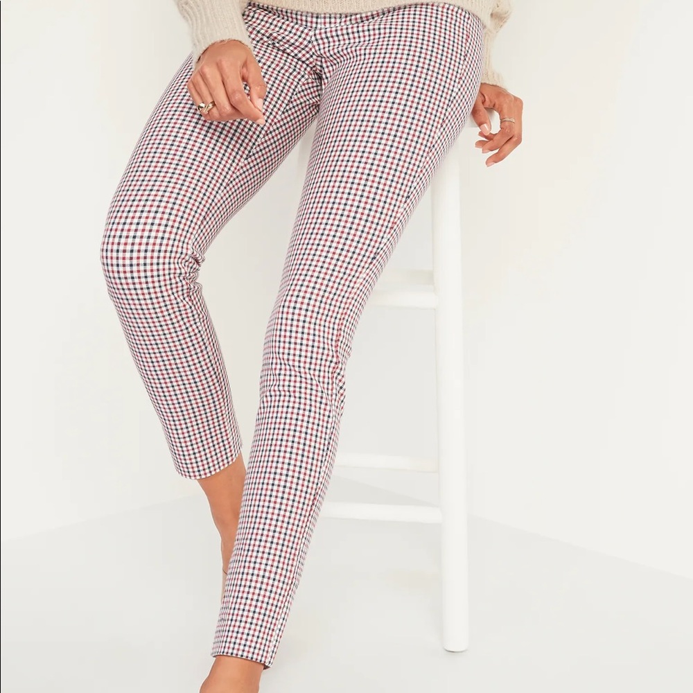 OLD NAVY HIGH WAISTED PIXIE PANTS